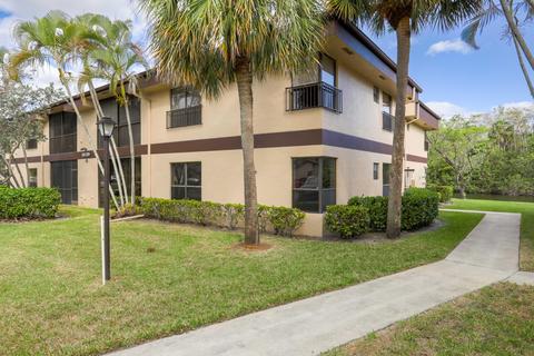 2674 Carambola N Cir, Coconut Creek, FL 33066