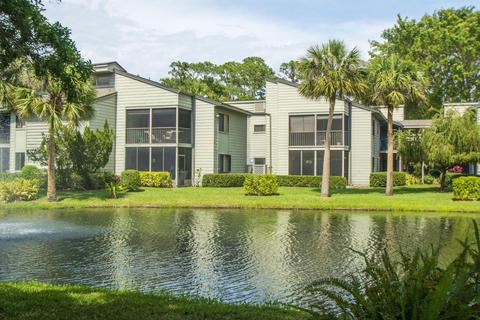 2125 Pine Creek Blvd #202, Vero Beach, FL 32966