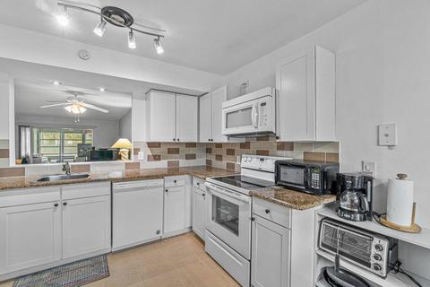 14797 Cumberland Dr #1040, Delray Beach, FL 33446