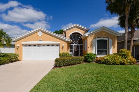 513 NW Lambrusco Dr, Port Saint Lucie, FL 34986