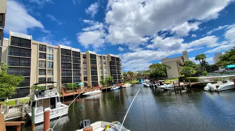 3 Royal Palm Way #602, Boca Raton, FL 33432