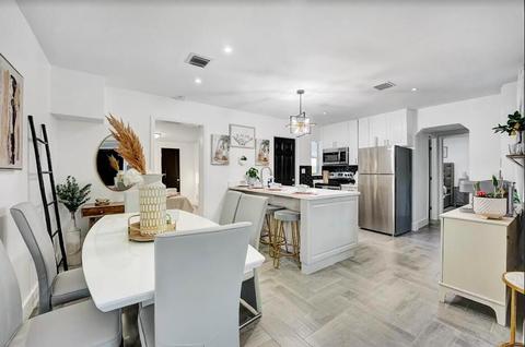 2523 Mckinley, Hollywood, FL 33020