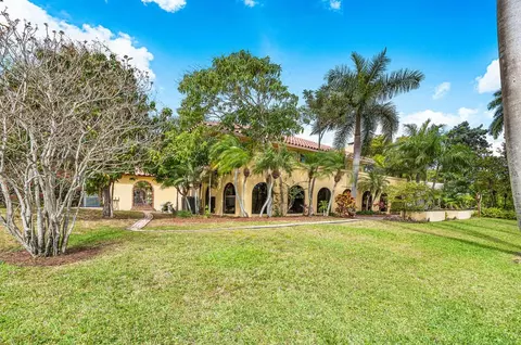 3581 Lakeview Dr, Delray Beach, FL 33445