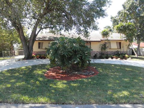 9014 Honeywell Rd, Lake Worth, FL 33467