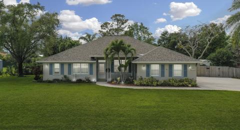 2058 SE Bisbee St, Port Saint Lucie, FL 34952