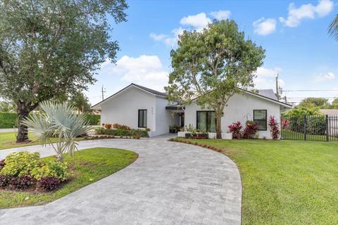 523 Enfield Rd, Delray Beach, FL 33444