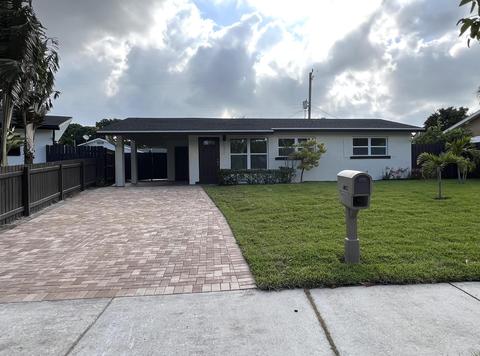 5510 Park E Cir, West Palm Beach, FL 33405