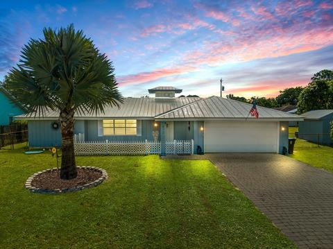 972 SE Thornhill Dr, Port Saint Lucie, FL 34983
