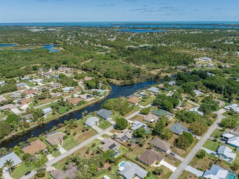 141 Joy Haven Dr, Sebastian, FL 32958