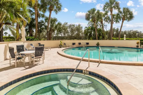 2427 Presidential Way #303, West Palm Beach, FL 33401
