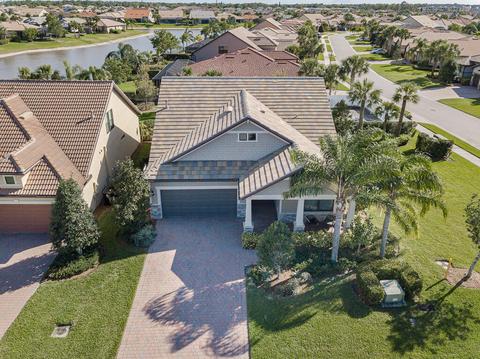 178 SE Courances Dr, Port Saint Lucie, FL 34984