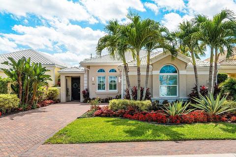 104 Coral Cay Dr, Palm Beach Gardens, FL 33418