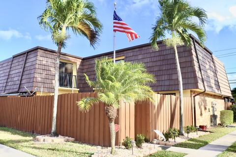 1021 Springdale Cir, Palm Springs, FL 33461