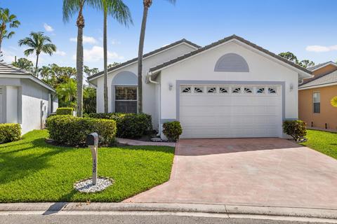 138 Harbor Lake Cir, Greenacres, FL 33413