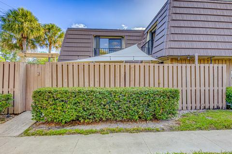 114 1st Ct, Palm Beach Gardens, FL 33410