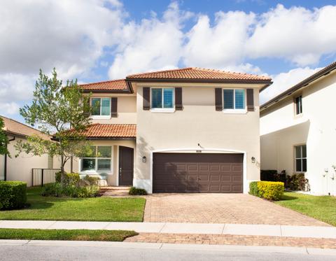 5813 Abelina Ln, Lake Worth, FL 33463