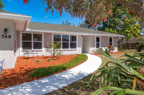 749 SW Mccracken Ave, Port Saint Lucie, FL 34953
