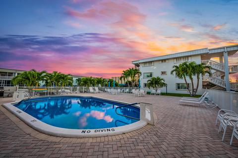 130 Doolen Ct #201, North Palm Beach, FL 33408