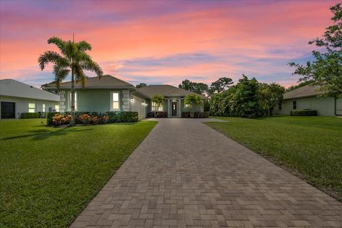 10352 SW Fiddlers Way, Palm City, FL 34990