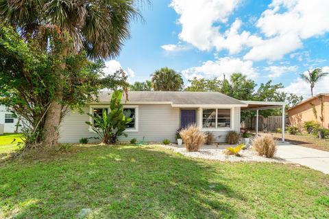 912 SE Lake St, Stuart, FL 34994 photo 1