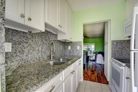 1115 Lake Ter #201, Boynton Beach, FL 33426