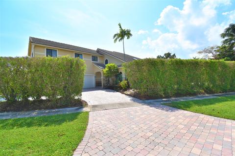 7848 Cummings Ln, Boca Raton, FL 33433