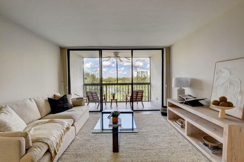 1756 Bridgewood Dr, Boca Raton, FL 33434