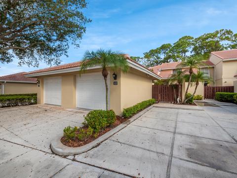 122 Old Meadow Way, Palm Beach Gardens, FL 33418