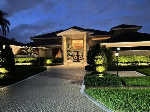 7084 Queenferry Cir, Boca Raton, FL 33496