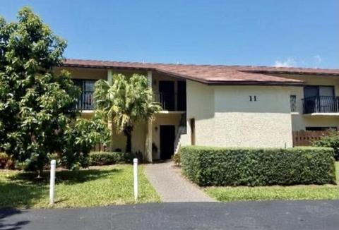 2050 Oleander Blvd #11-105, Fort Pierce, FL 34950