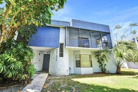 2732 S University Dr #8A, Davie, FL 33328