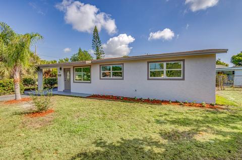 855 Date Palm Dr, Lake Park, FL 33403