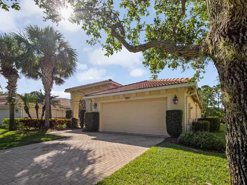 9211 Champions Way, Port Saint Lucie, FL 34986