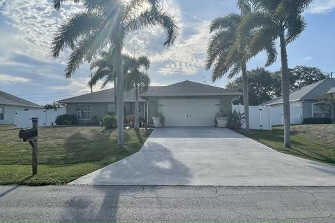 593 SW Columbus Dr, Port Saint Lucie, FL 34953