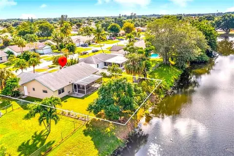 19459 Carolina Cir, Boca Raton, FL 33434