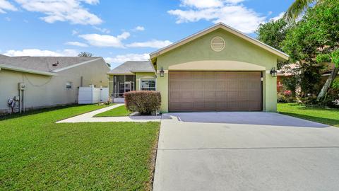 106 Pine Ln, Royal Palm Beach, FL 33411
