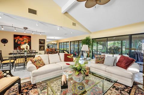 13855 Whispering Lakes Ln, West Palm Beach, FL 33418