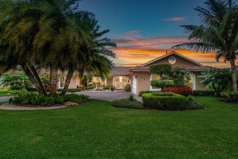 212 Gleneagles Dr, Atlantis, FL 33462