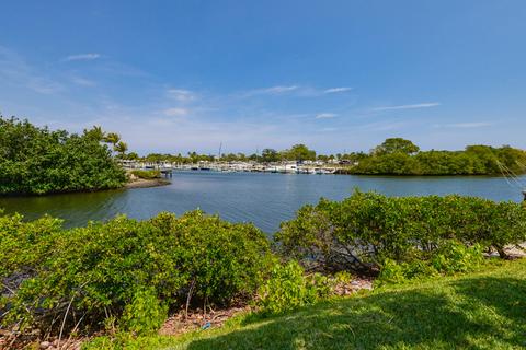 731 Hummingbird Way #1, North Palm Beach, FL 33408