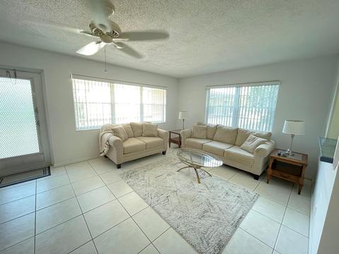208 Dorchester I, West Palm Beach, FL 33417