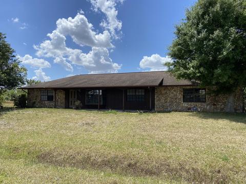 303 Deerwood Ln, Fort Pierce, FL 34947