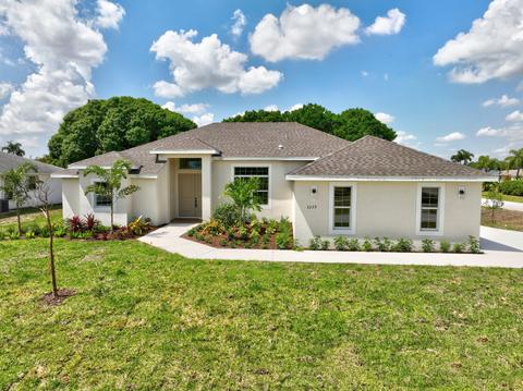 3239 SE Pinto St, Port Saint Lucie, FL 34984