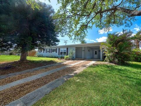 650 Palmetto Dr, Lake Park, FL 33403