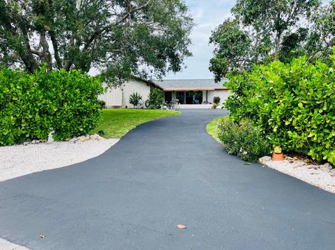 1815 NE River Ct, Jensen Beach, FL 34957