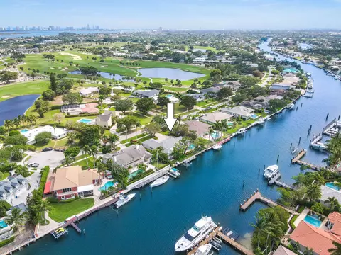 1113 Country Club Dr, North Palm Beach, FL 33408