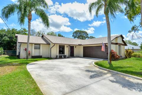 1941 SE Fairfield St, Port Saint Lucie, FL 34984