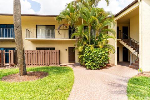 2050 Oleander Blvd #10-102, Fort Pierce, FL 34950