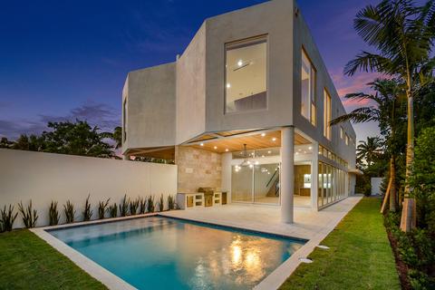 724 N Lake Ave, Delray Beach, FL 33483