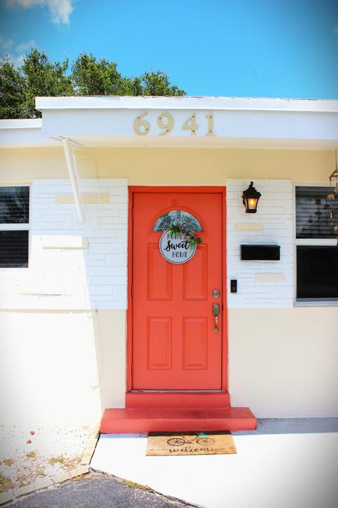 6941 SW 11th St, Pembroke Pines, FL 33023