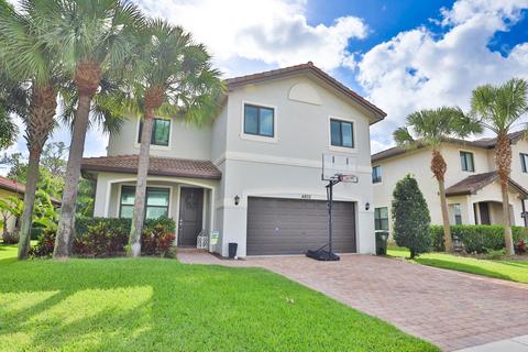 4802 Conifer Ct, Greenacres, FL 33463